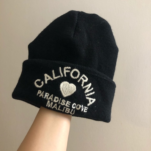 Brandy Melville Accessories - Brandy Melville black “California” beanie